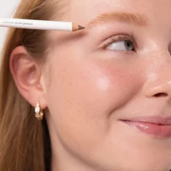 Ere Perez Crayon à sourcils à l'huile d'amande douce - 1.1g